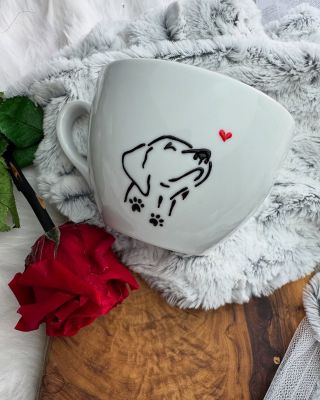 Pejskové na přání🐾 Na porcelánovém hrnečku 380 ml🐶 Byla to výzva, ale myslím, že se povedly, co říkáte?☺️ #pejskove #pes...