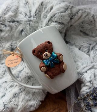 A jaké bylo zadání?🐻 Koukněte na poslední fotku➡️🤎 Napište mi do komentáře, co na něj říkáte?☺️ #hrnek #hrnecek #porcelan...