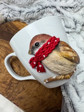 Vrabčák v zimním❄️⛄️ Šala a vločky sněhu🌨️ Co říkáte této kombinaci? #vrabcak #polymerclay #modeluji #milujidekuji...