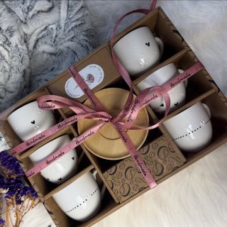 Srdíčková sada ručně malovaná na přání😍 Jak se Vám líbí kombinace bílé a černé?🤍🖤 #sada #maluji #malujinaporcelan...